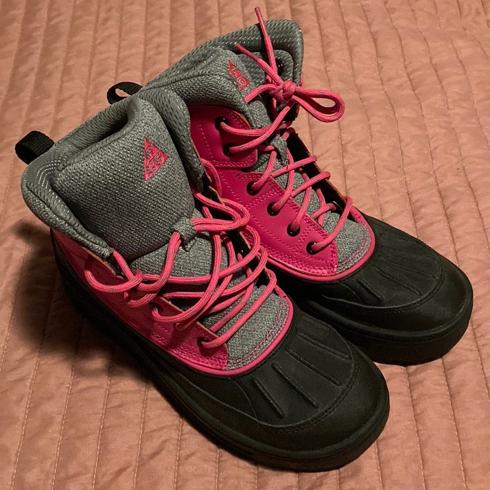 Nike ACG boots